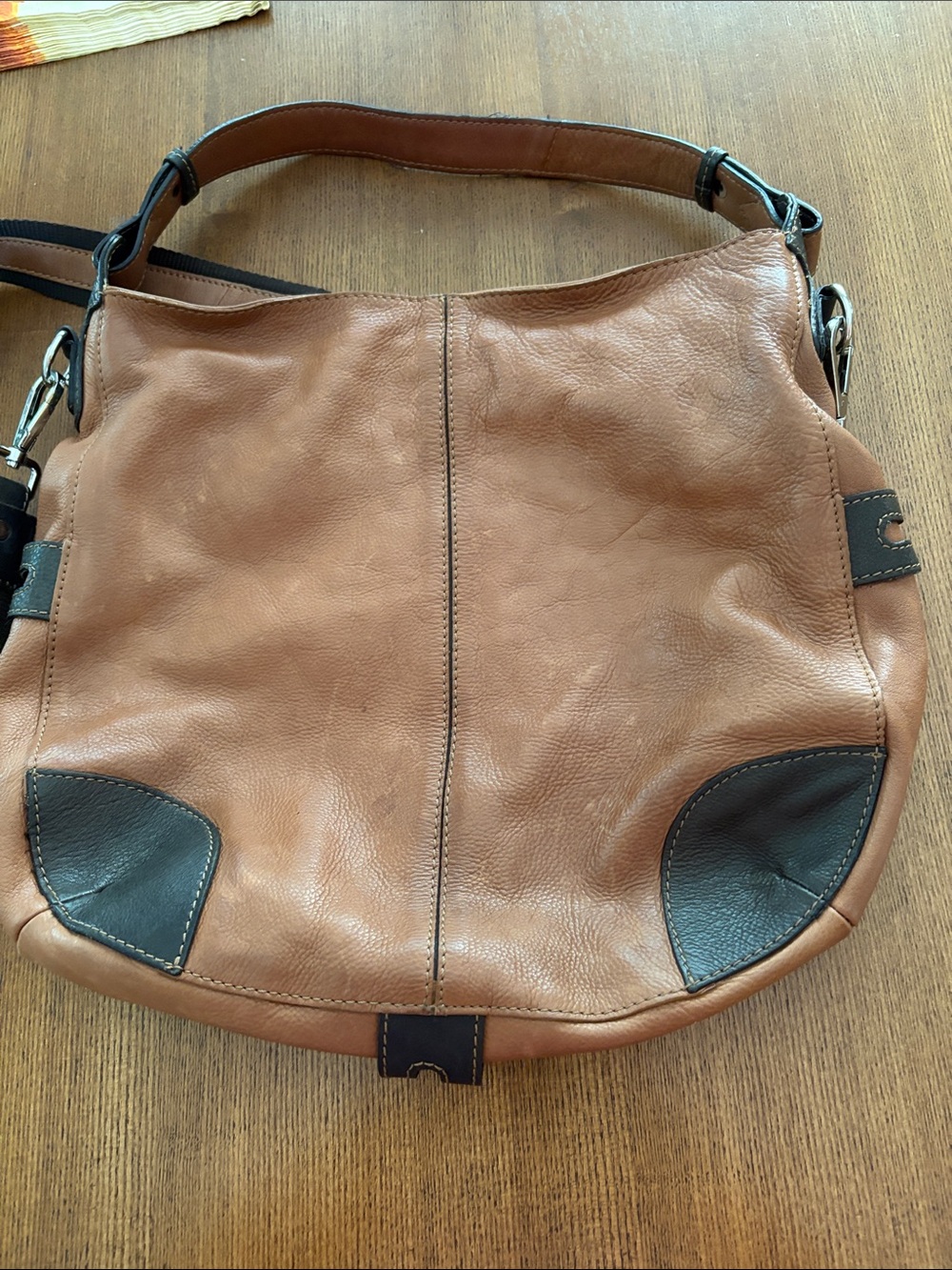 Nino BOSSI Two-Tone Tan and Dark Brown Leather Shoulder Bag